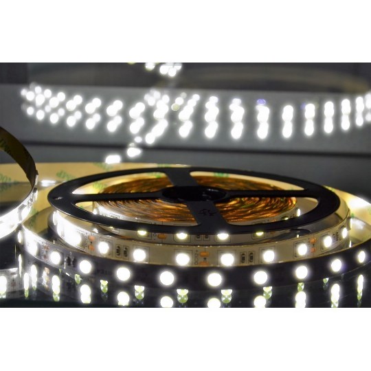 Traka LED 24V 6500K hladna MLR-5050-60 8W/1m IP20 5m SMD 60 LED/1m — slika 1