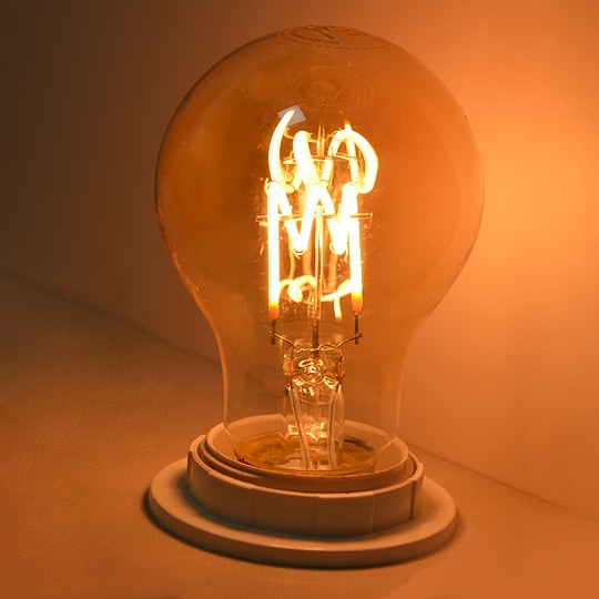 Sijalica LED Filament AMBER A60 4W 2200K E27 230v 180lm Mitea — slika 1